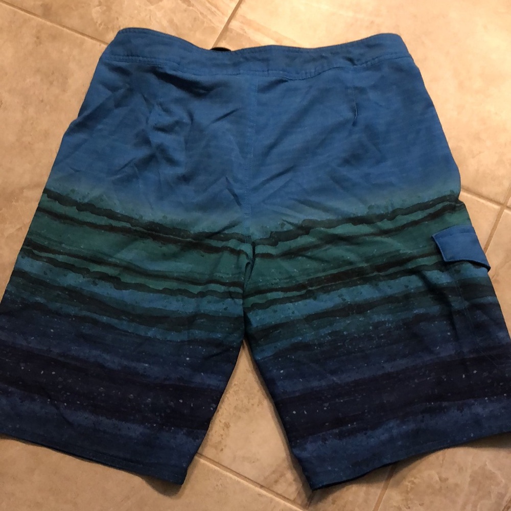 Swim shorts with one pocket - Picture 3 of 4